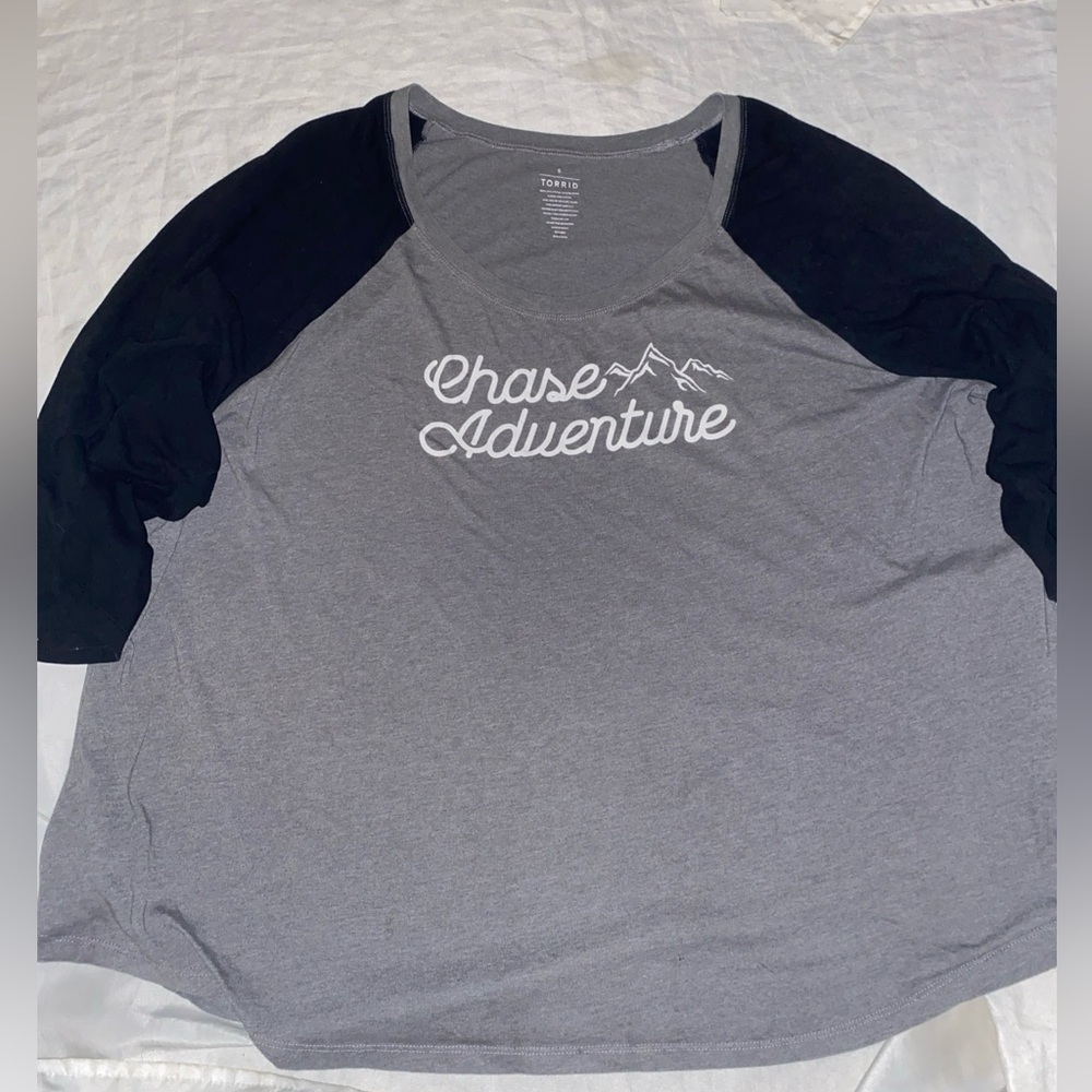 Torrid Size 5 Raglan T Shirt Chase Aventure